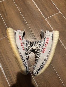 Yeezy zebras size 10.5 use no box