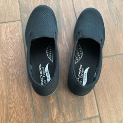 Skechers Wide 9.5 New
