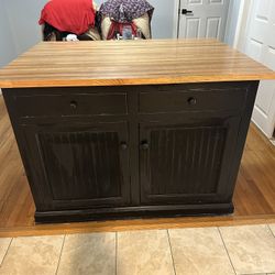 Solid Wood Kitchen Cabinet