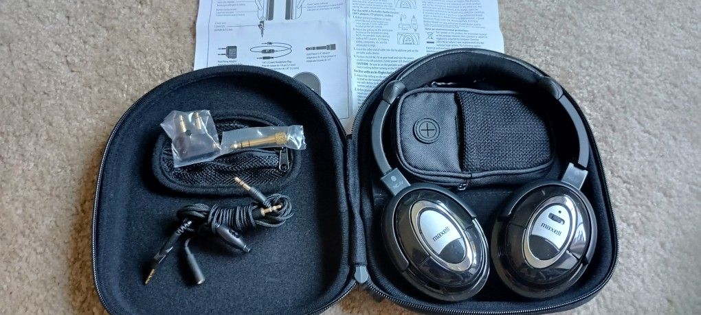 Maxell HP/NC Mark IV headphone new in package