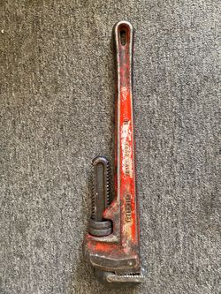 18” heavy duty pipe wrench