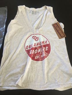 Medium Female Oklahoma Sooners shirt
