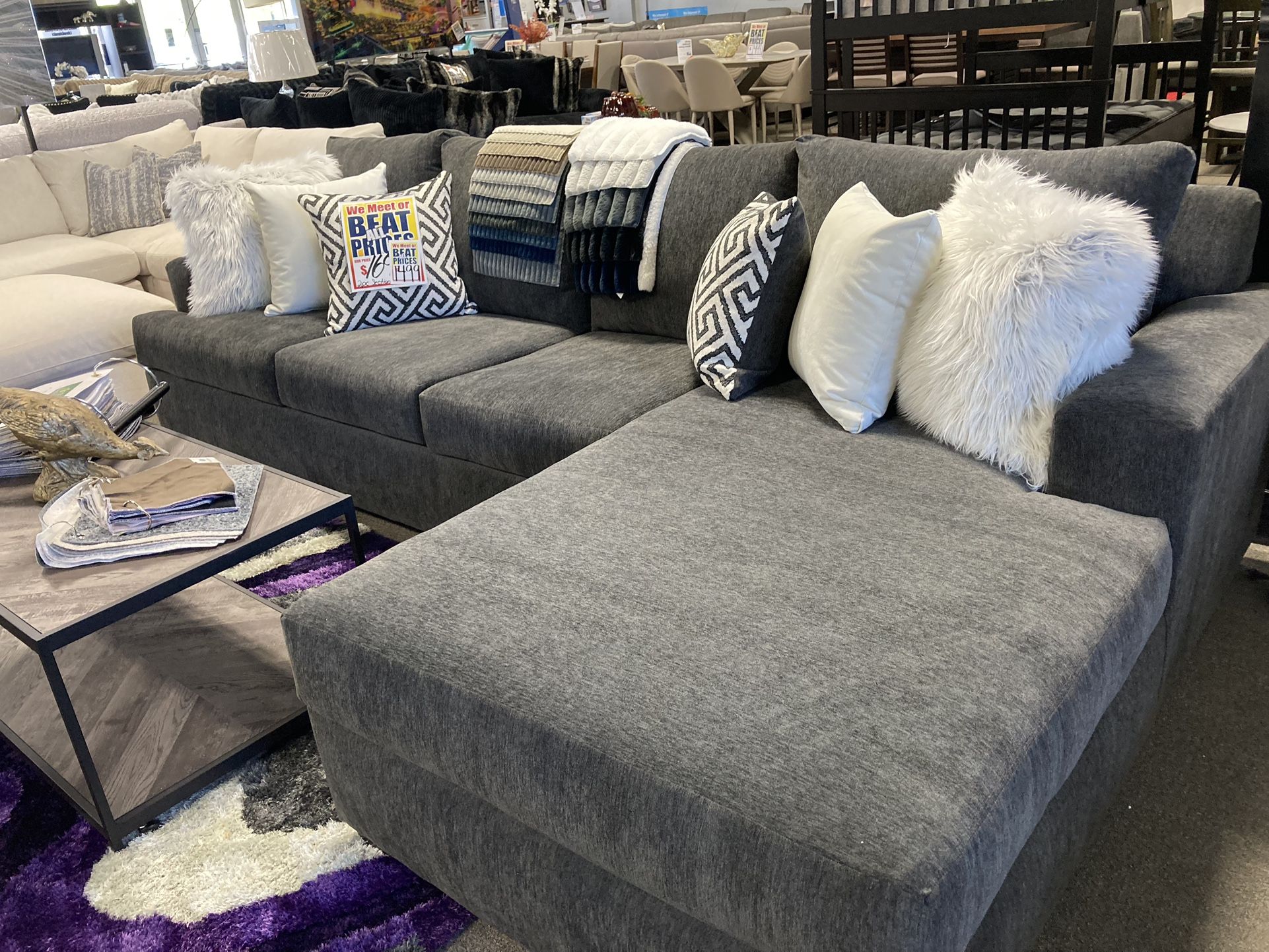 Lovely Sectional 💜✓✓ $1,499! Easy Financing !