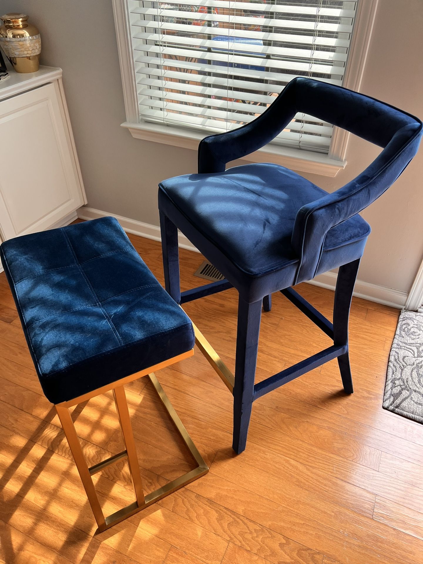 2 Tiffany Stools blue Velvet