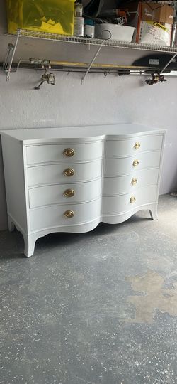 White 8 drawer dresser by Drexel