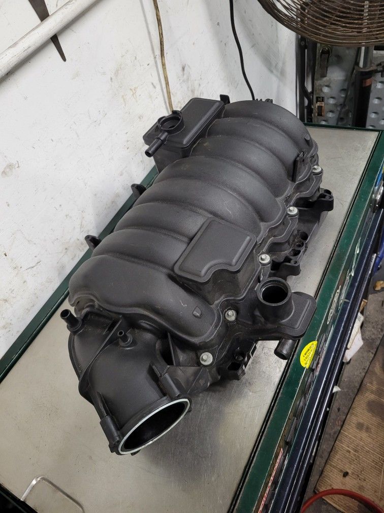 6.4 SRT8 Hemi Intake Manifold