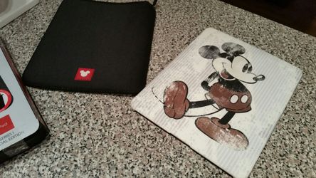 Disney Mickey Mouse iPad cover w/sleeve.