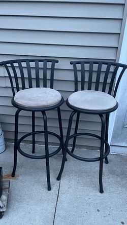 Set of 2 Black Metal Swivel Bar Stools