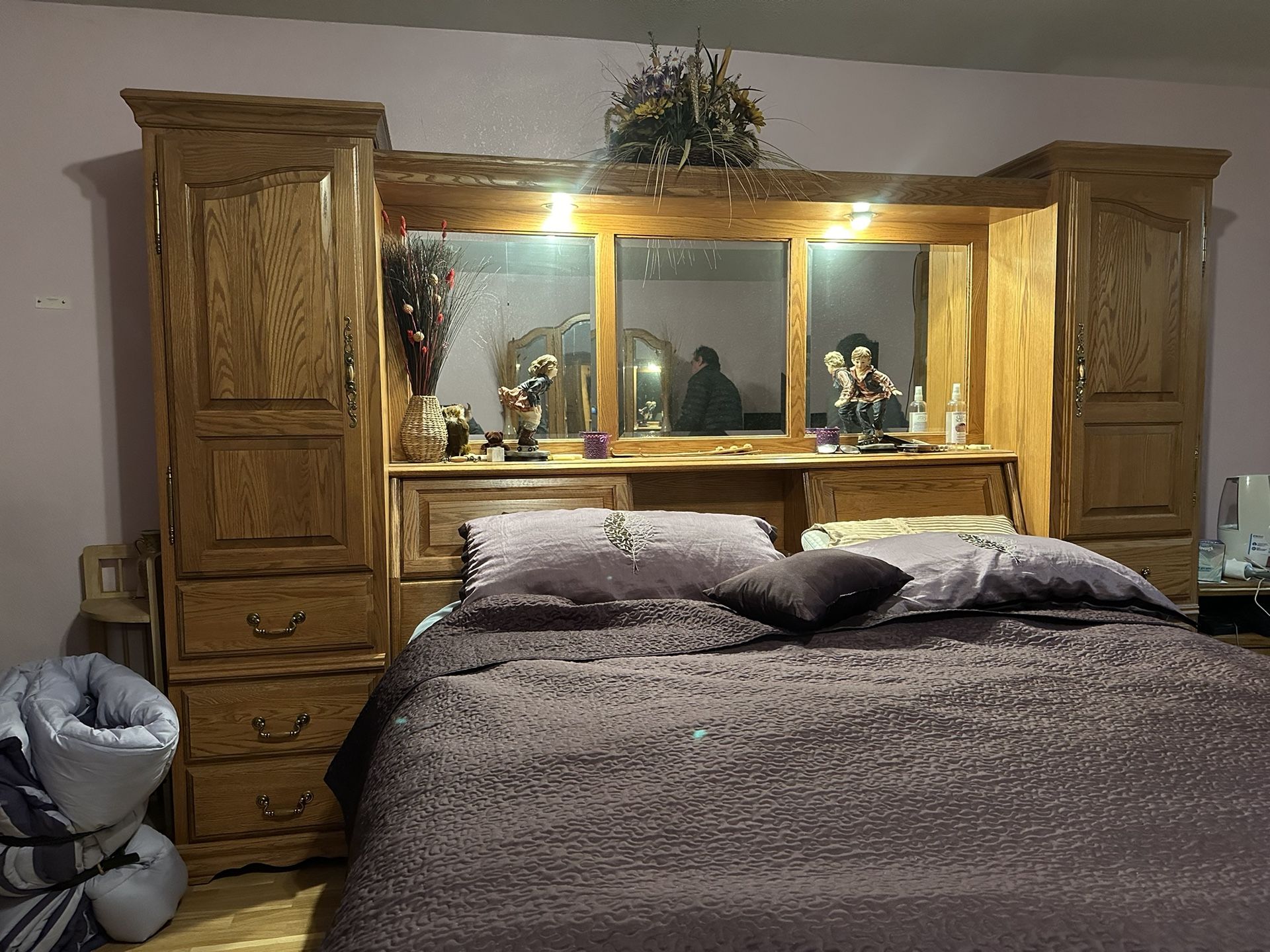 Gorgeous King Bedroom Set.