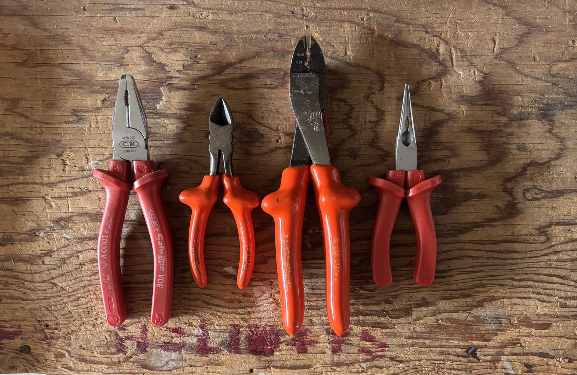 Electrical 1000V Rated Wire Cutters / Cripper  & Pliers 