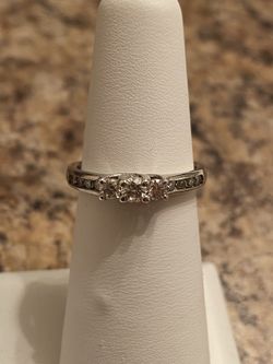 White gold diamond ring