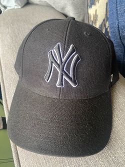 MLB New York Yankees 47’ Brand Adjustable Strapback Baseball Cap