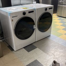 LG Front Load Washer And Gas Dryer Set 