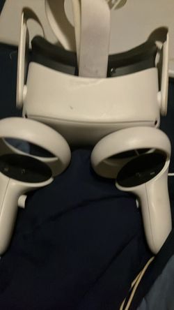 Oculus Quest 2 VR Headset with Controllers