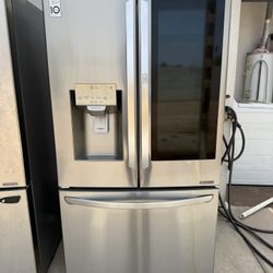 Refrigerator Lg In Perfect Condition. 32 D 68 H 35 3/4 W