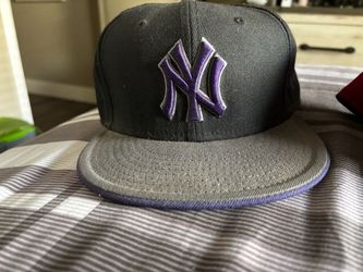 2 New York Yankees Fitted Hat Black Purple and Red  and Grey Size 7 5/8