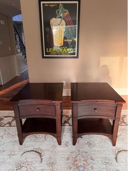 Hooker Furniture - Abbott Place collection side table - cherry finish