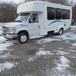 2016 Ford E-350
