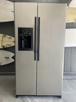 Excellent Working Side-By-Side Refrigerator Freezer