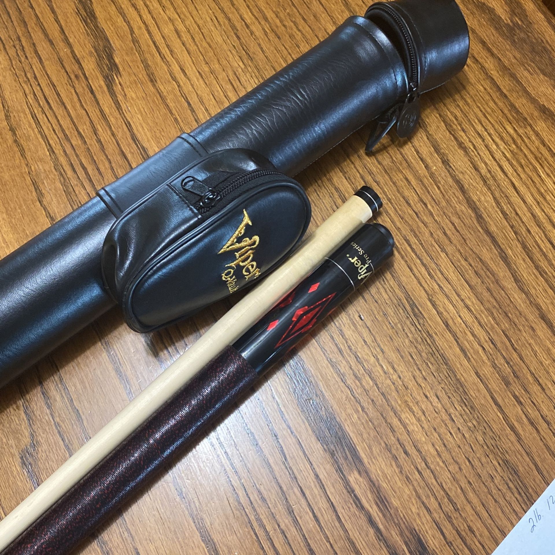 Viper Pro Series Pool Cue, 2 Pc. 19 Oz, With Viper QVault Case