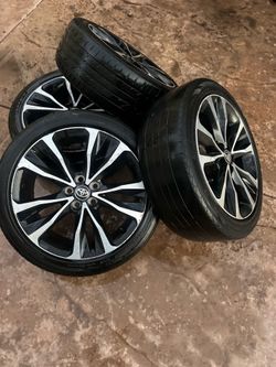 Toyota Corolla wheels and tires