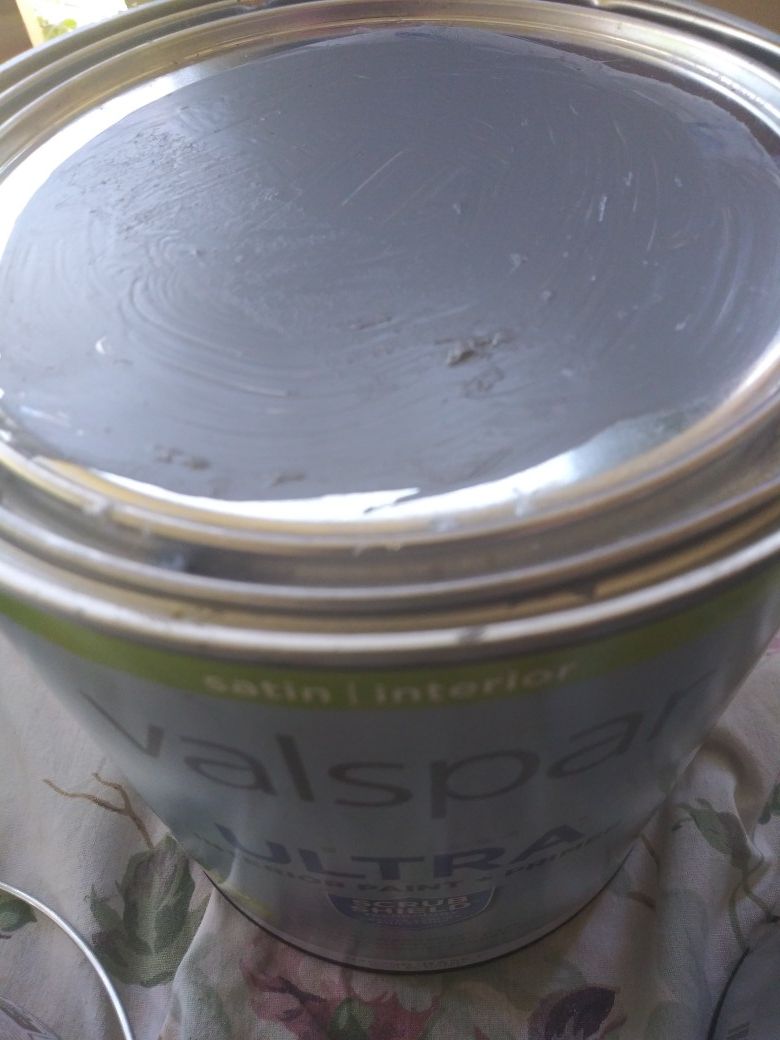 Pinturas. Satin el gris y semi gloss el rosa