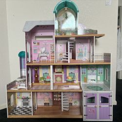 Barbie  Doll House