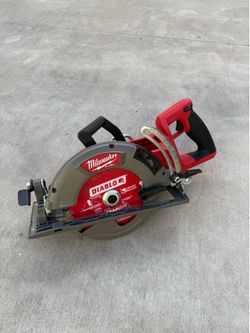 Milwuakee fuel m18 7 1/4 rear handle circular saw (tool only)