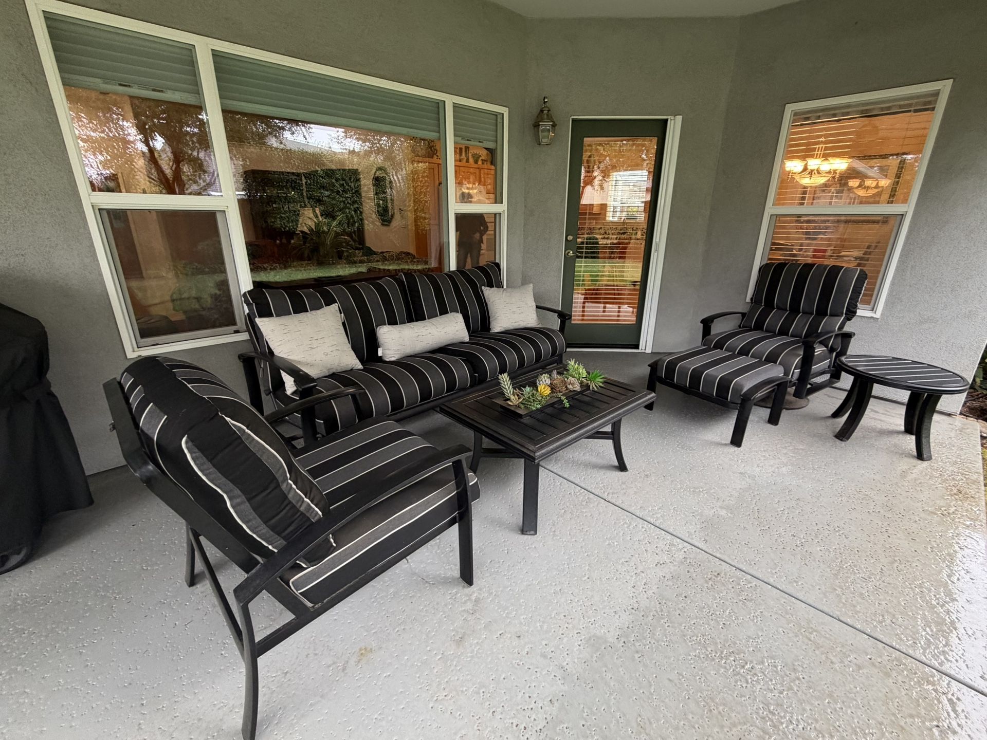 Ovation Tropitone Luxury Outdoor Patio Conversion Set w/ Covers