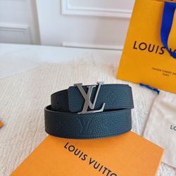 Louis Vuitton men's and women's same belt
