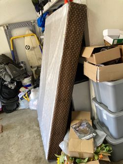 Full boxspring
