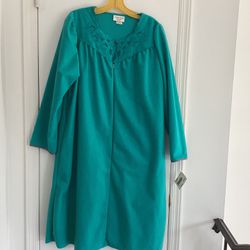 Vintage 1990’s Amanda Stewart Intimates Housecoat Women’s Robe Size Medium Teal Turquoise Zip-Up Long Sleeves Pockets New Condition w/ Tag