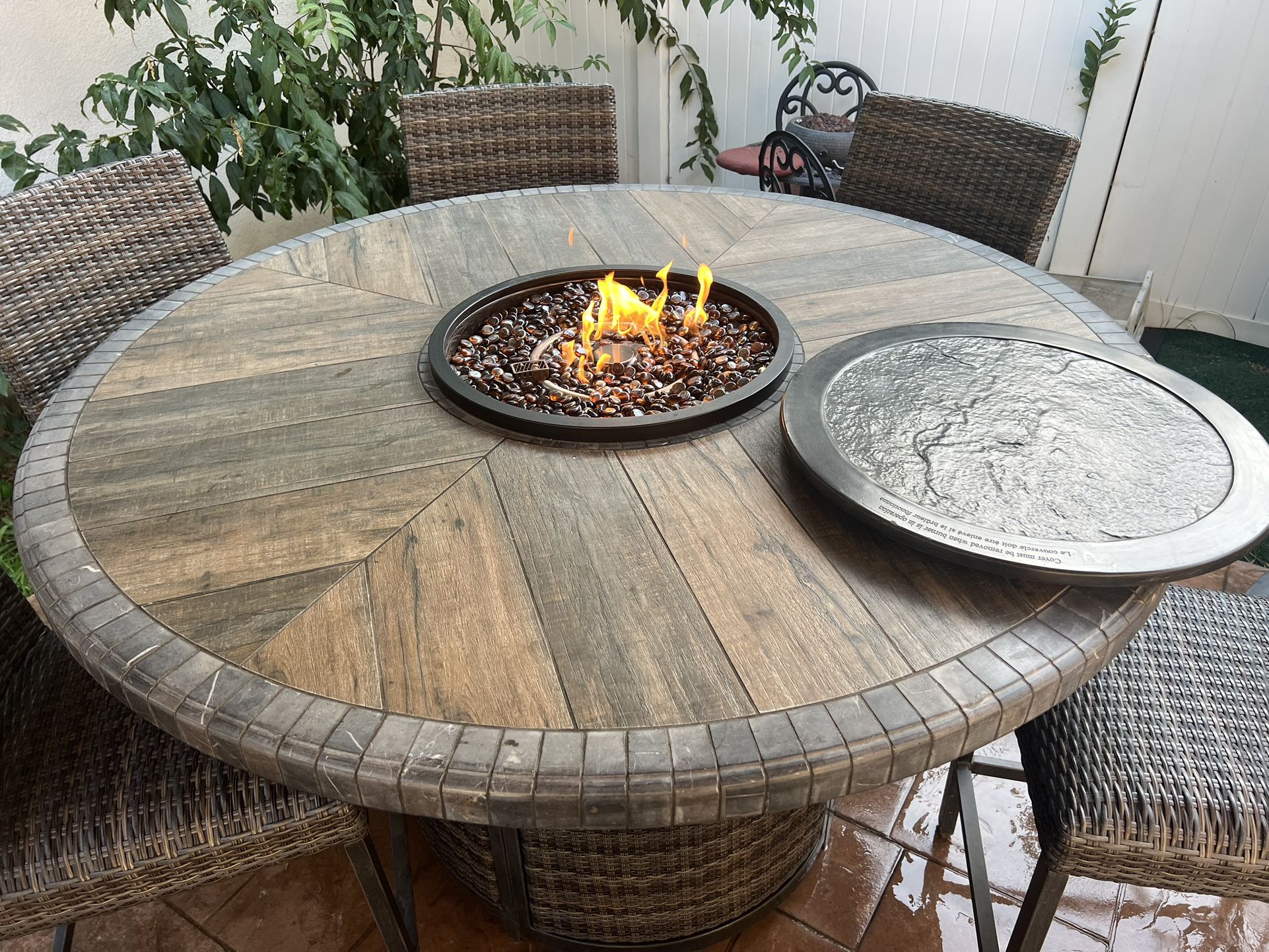 Beautiful Outdoor Table With 6 High Chairs And Bummer In The Middle,All Products : American Fashion Style Bags On Sale