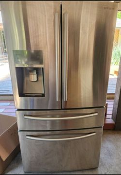 Samsung refrigerator. The freezer always worked well, but the fridge started freezing everything inside. Since I have children, we simply bought a new