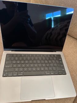MacBook Pro M2 Pro - 16gb, 512 ssd