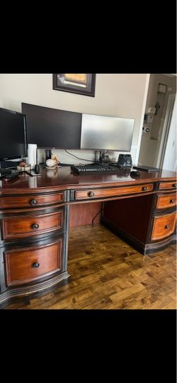 Executive desk and hutch