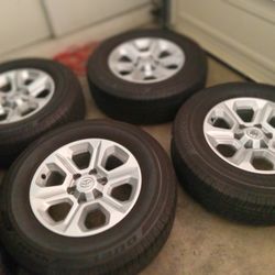 17"Rines y Llantas Toyota Tacoma Tundra 4runner 