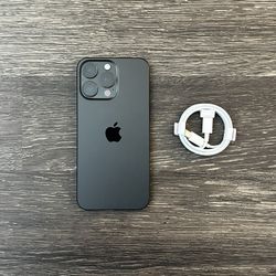 iPhone 15 Pro Max UNLOCKED FOR ANY CARRIER!