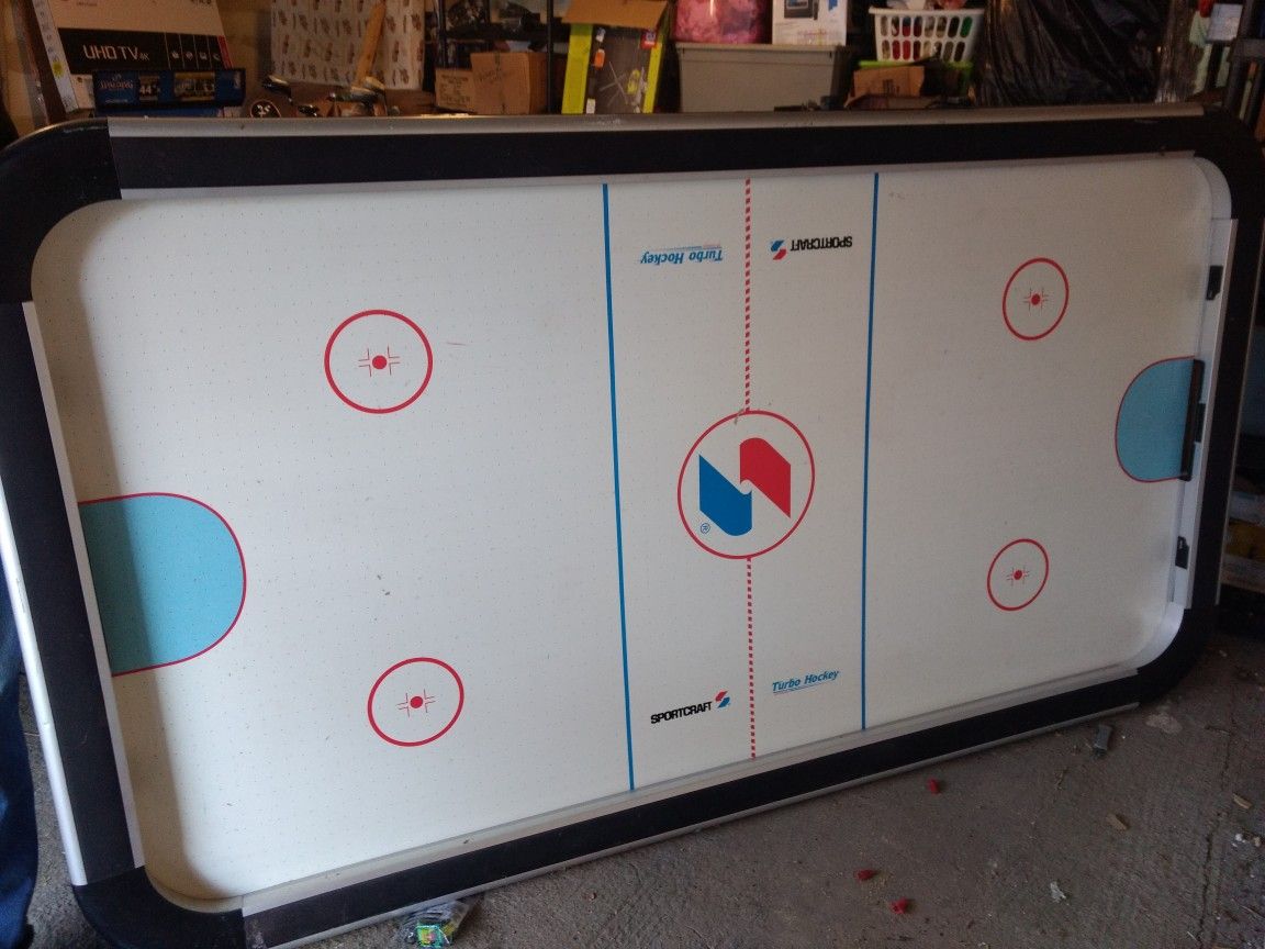 Air Hockey Table