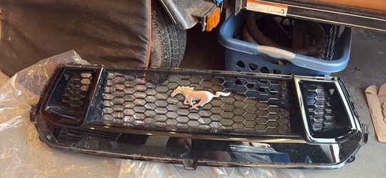Front grill for mustang