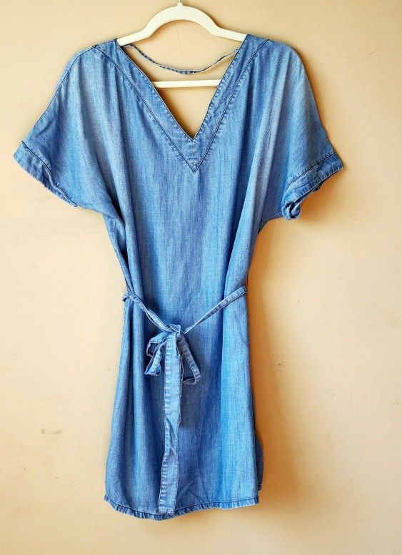Signature B Denim Dress Women's Size M Medium Short Sleeve Fabric
