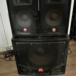 Vendo Bocinas Amplificadas Con Una Consola Mixer 