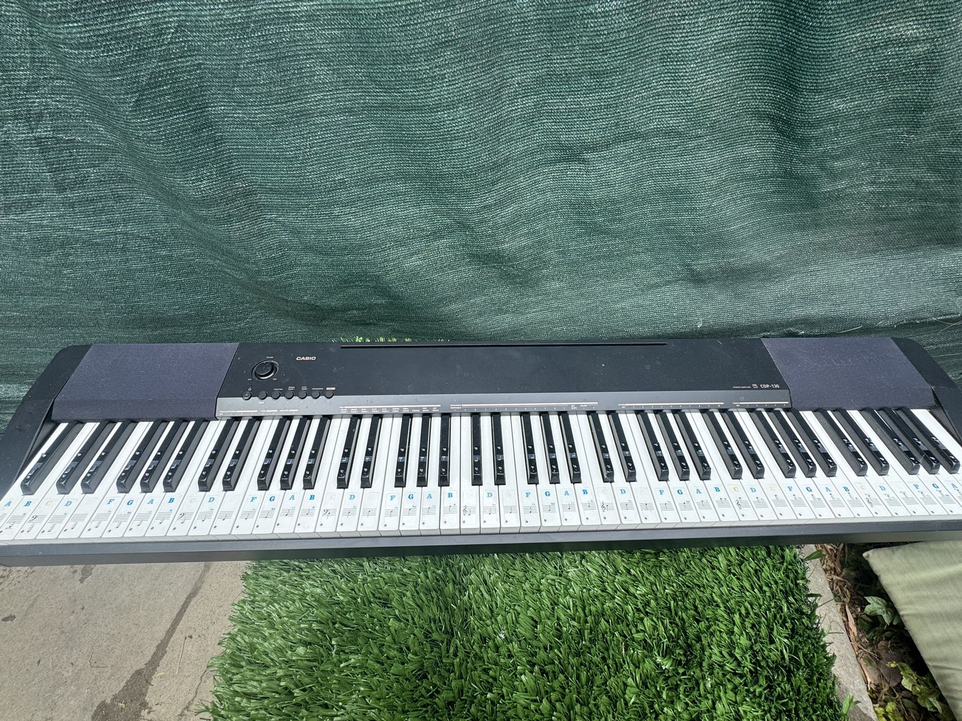 Casio CDP-130 88 Key Weighted Keyboard 10 Built In Tones Grand Piano, Strings & Organs, Reverb, Chorus