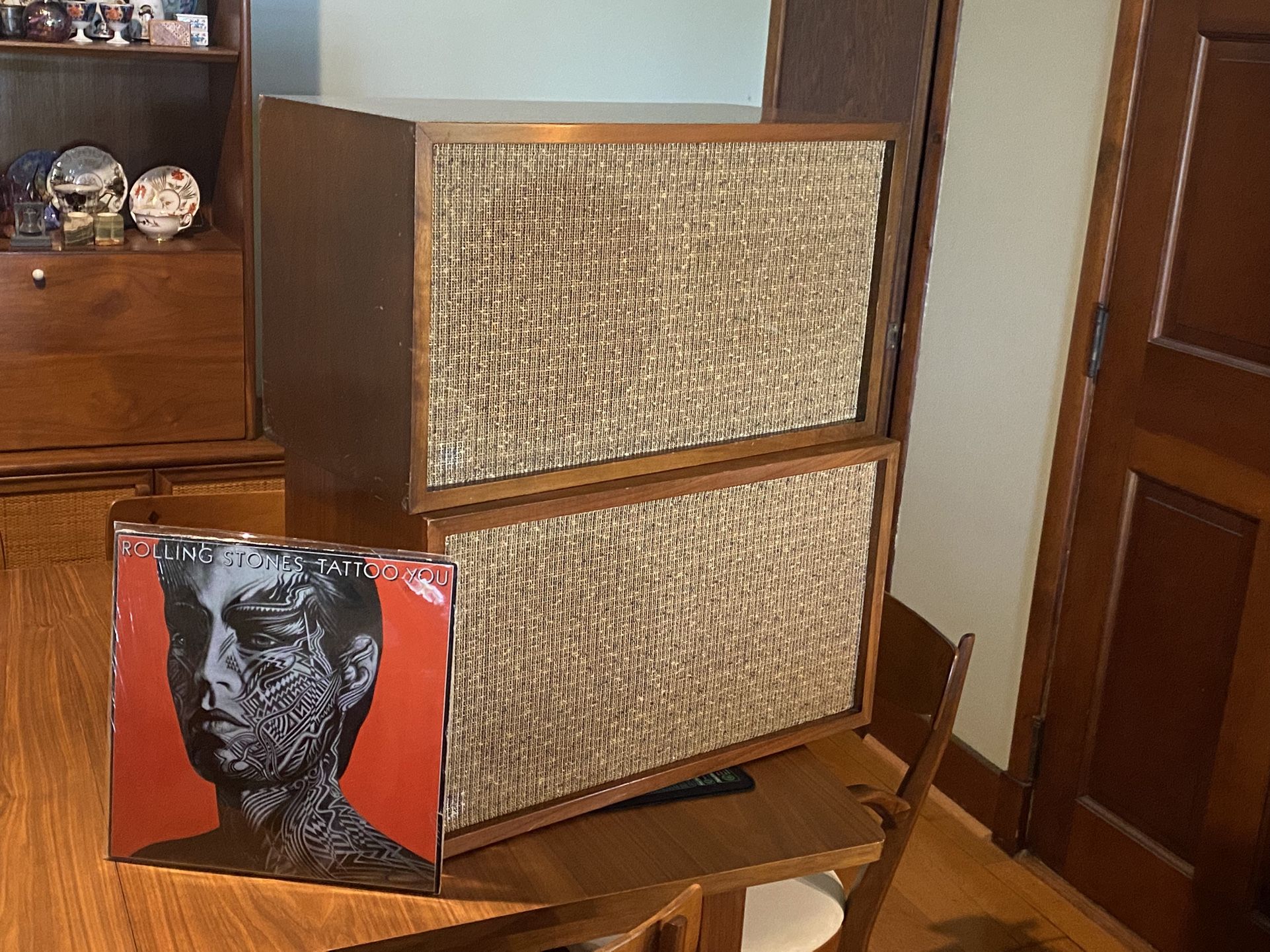 AR 2 Speakers 