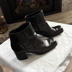 Women's White Mountain Sz 6.5 M