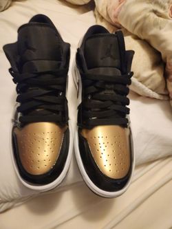 Jordan 1 low gold toe