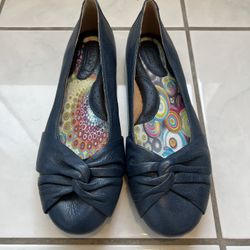 Born Flats In Navy and/or Ivory, Size 9.5