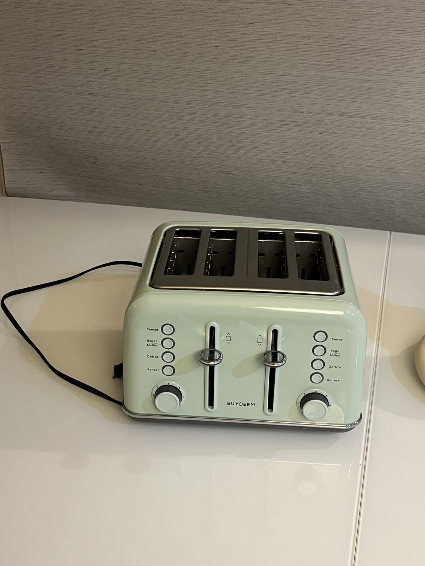 buydeem toaster for Sale in Kirkland, WA OfferUp
