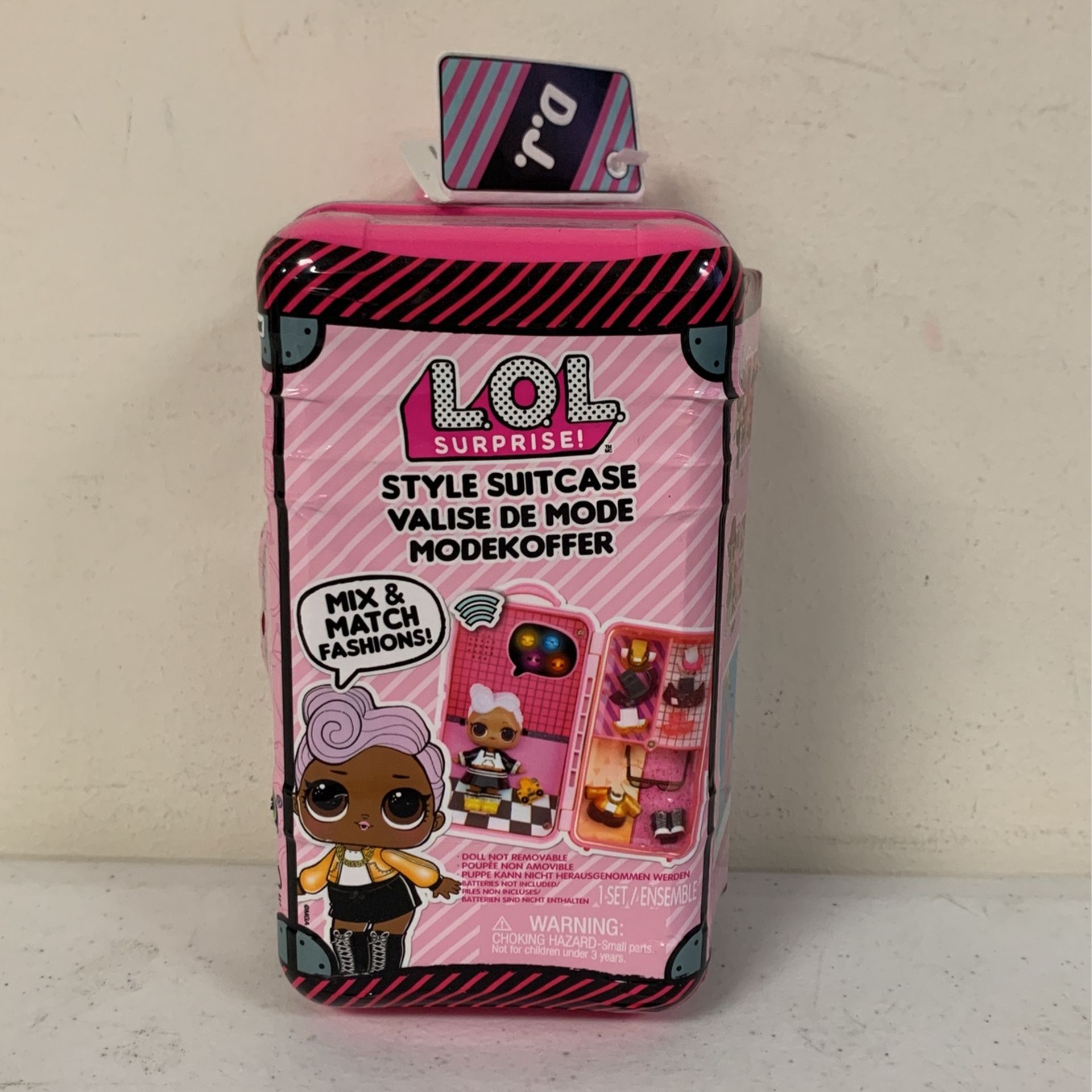 LOL Surprise! Style Suit Case. Electronic Play Set. 