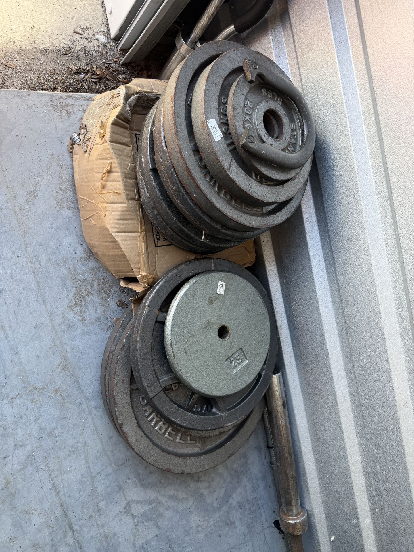 Free Weights- Barbell Included